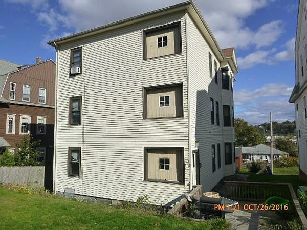 2nd image of 27 Boardman St