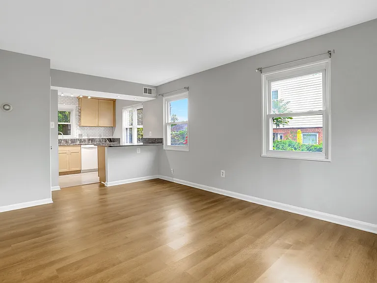 2340 Fairview Ter — Photo 9