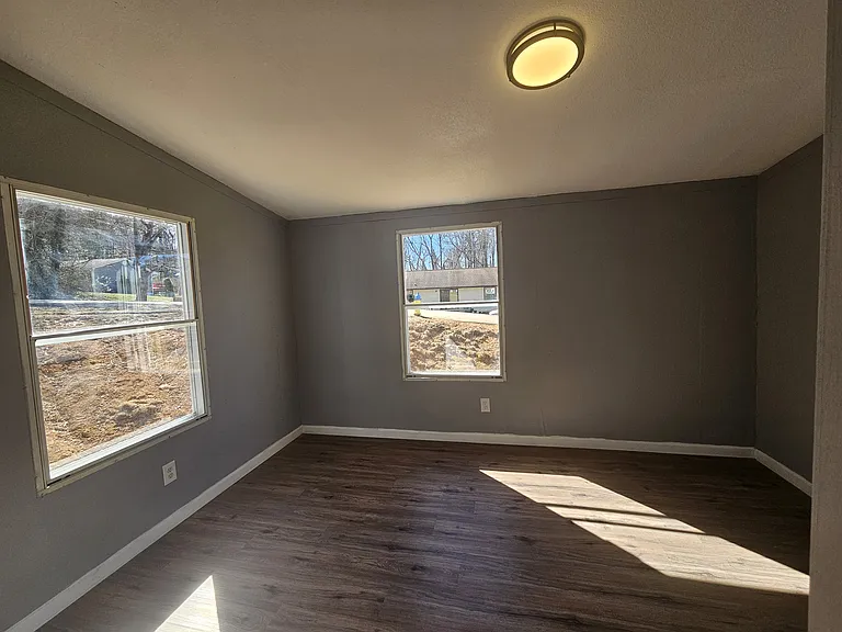 3918 Conley Ln — Photo 12