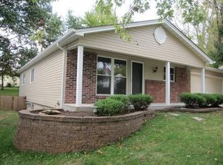 325 Lindy Blvd, Ballwin, MO 63021