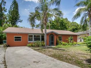 6025 Painted Leaf Ln, Naples, FL 34116