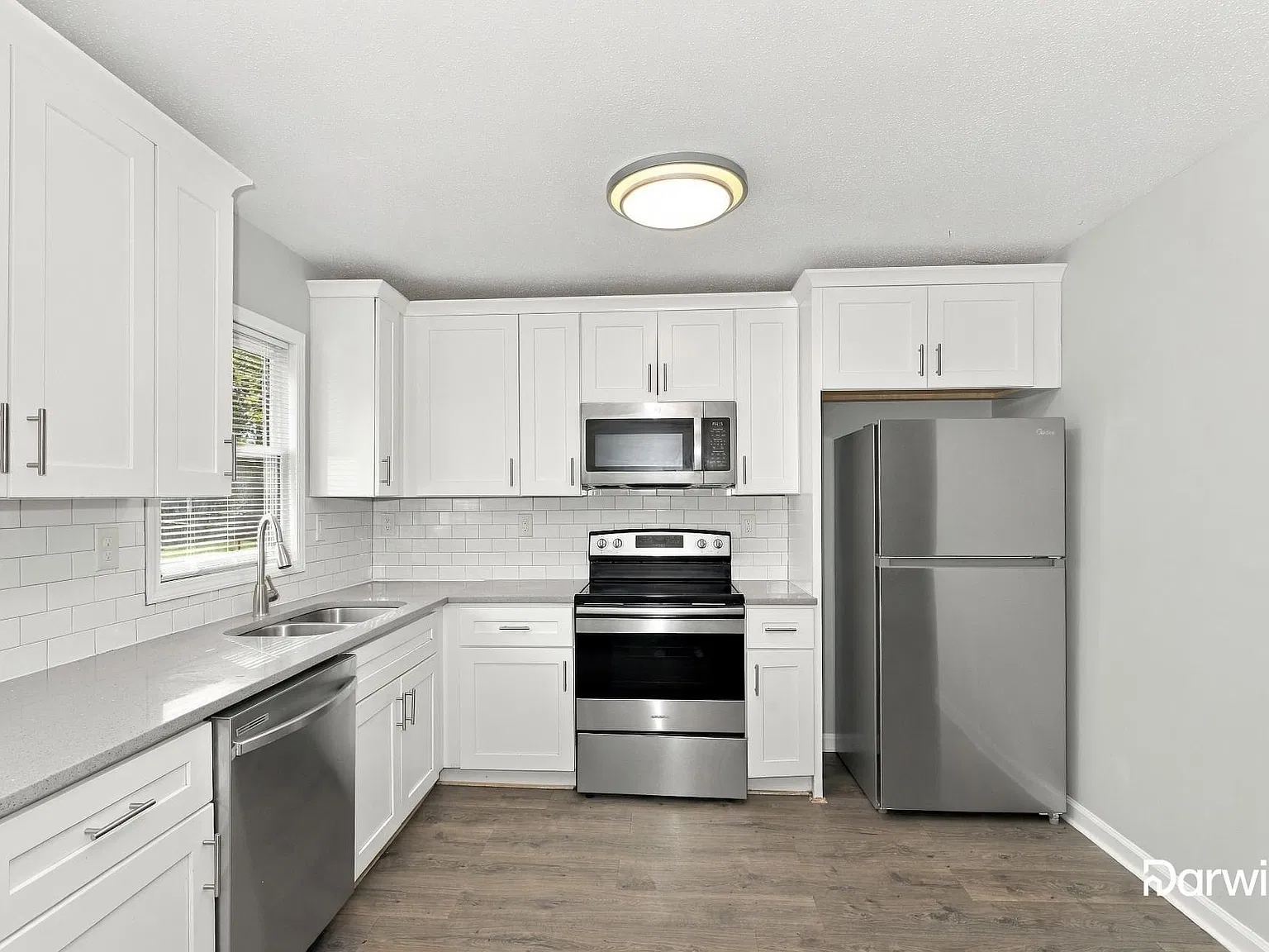 4 bed, 2.0 bath, 1404 sqft, $1,920 — Photo 2