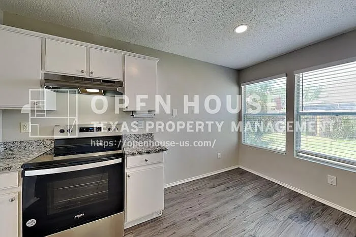 520 Bailey St — Photo 7