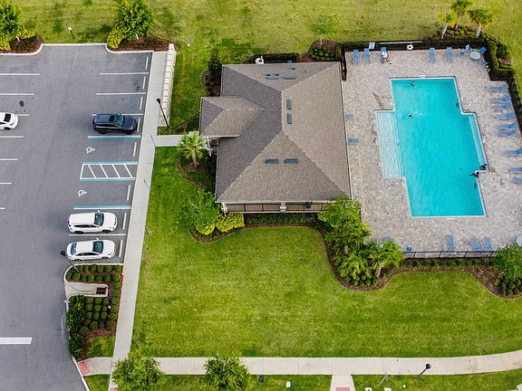 5th image of 9560 Black Walnut Dr
