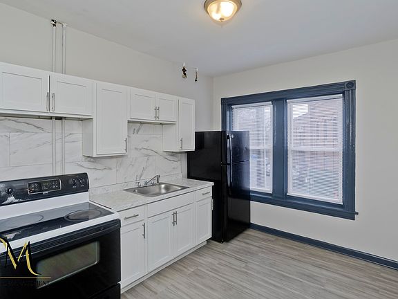 4th image of 201 Dickinson St APT 2