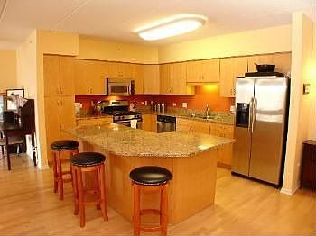 5th image of 365 Graceland Ave Unit 204