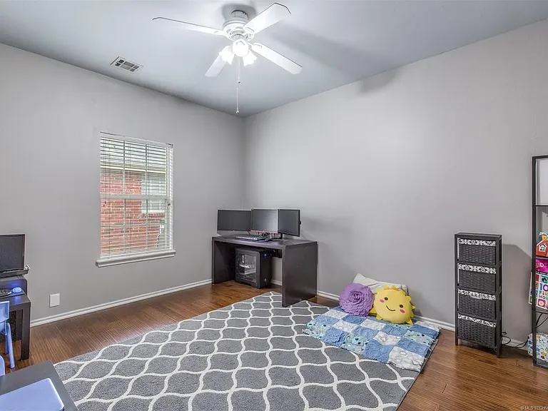 3901 W Canton St — Photo 13