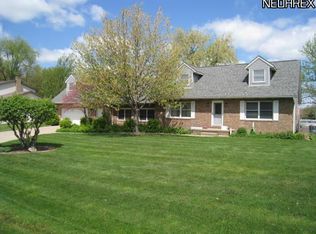 1177 Cosmos St NW, Hartville, OH 44632