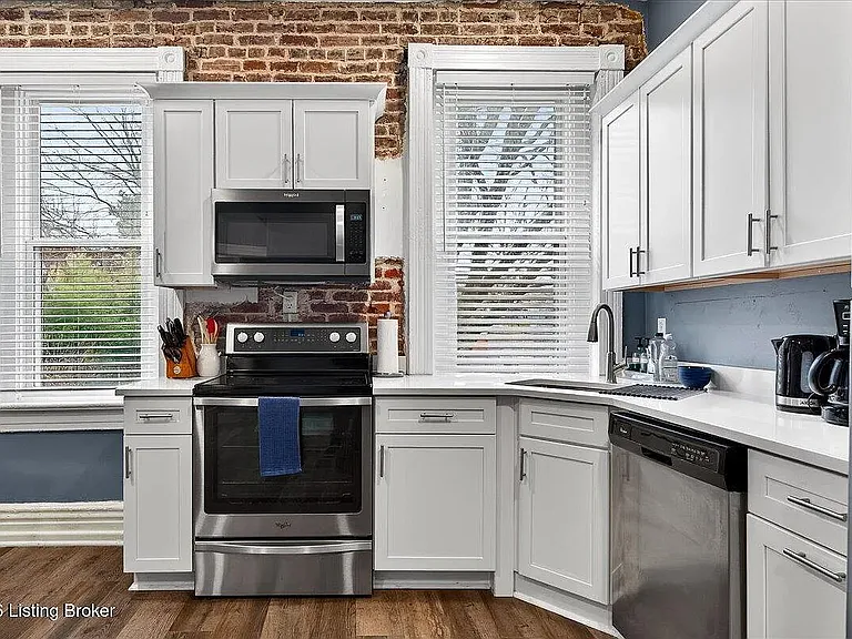 1328 Morton Ave #1 — Photo 6
