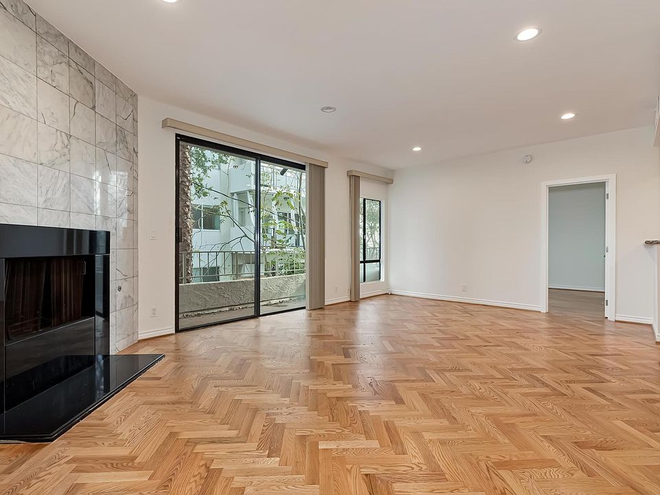Living Room w/ Beautiful Hardwood Flooring