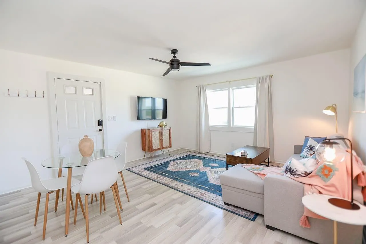 1 bed, 600 sqft, $1,350 — Photo 4