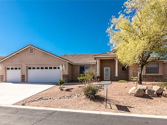 3rd image of 2205 Mesa Dr
