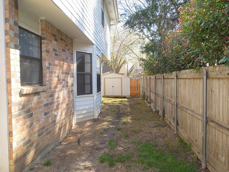 4400 Odessa Dr — Photo 18
