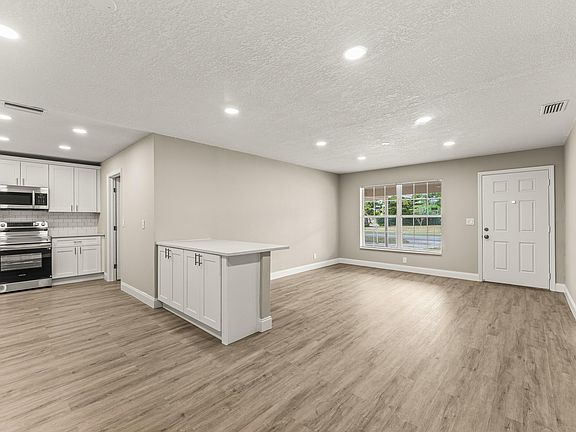 5th image of 2691 Rockcrest Court