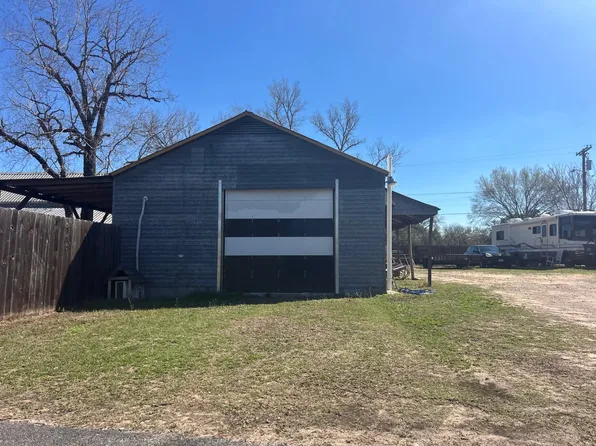 1094 N Von Minden St, La Grange, TX 78945