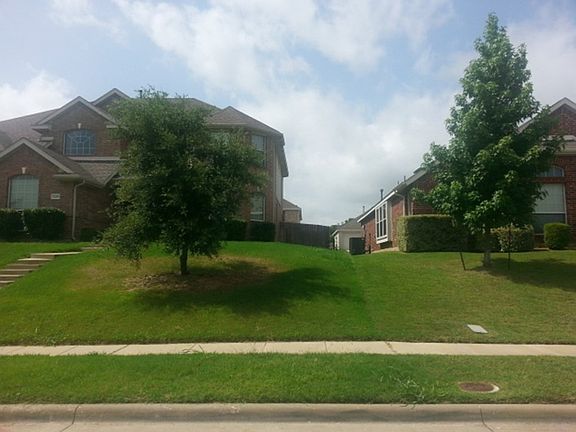 3rd image of 1228 Kensington Dr