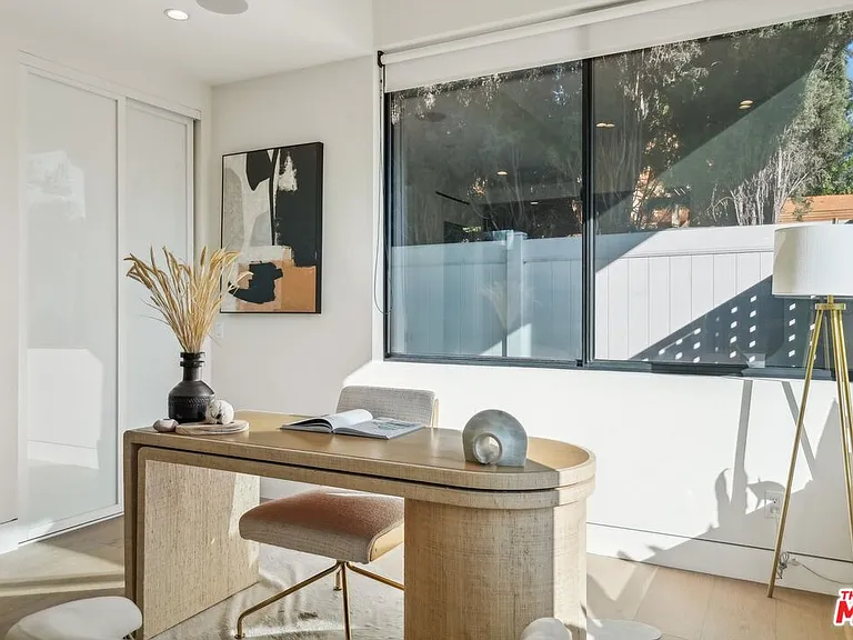731 N Curson Ave — Photo 60