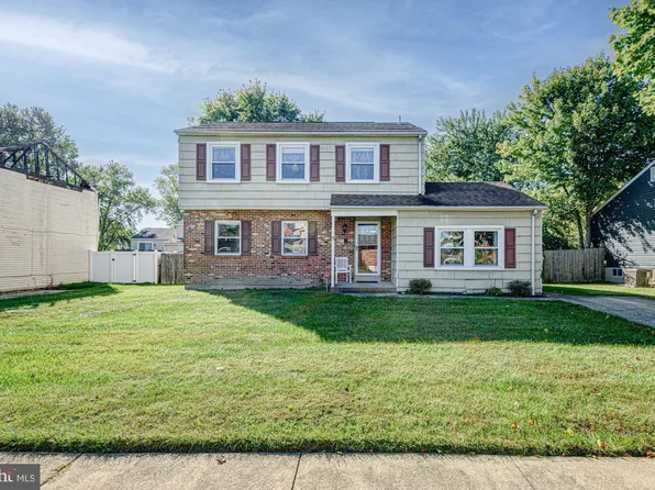 3 Dover Ct, Bear, DE 19701