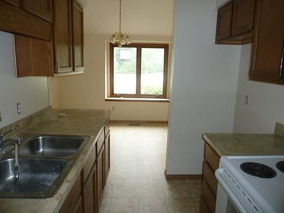 3rd image of 7119 Medallion Dr
