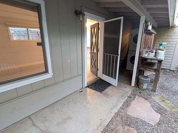 3rd image of 3924 Harrold Ave #3924