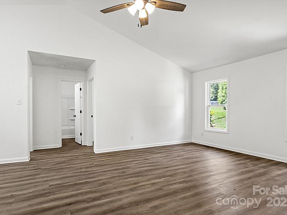 3rd image of 4593 Karwood Dr