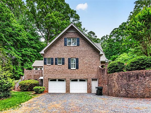 4th image of 1563 Bluebird Ln
