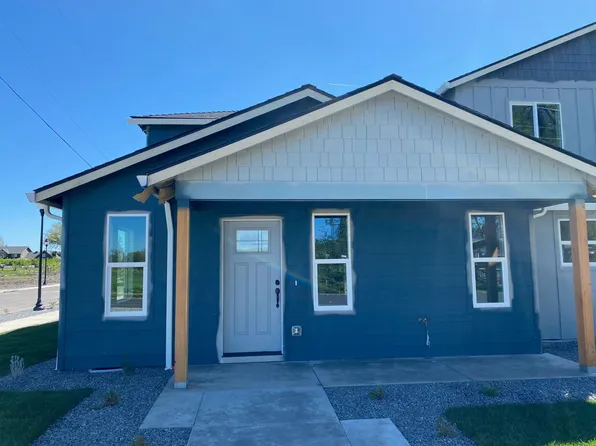 4762 Gebhard Rd, Central Point, OR 97502