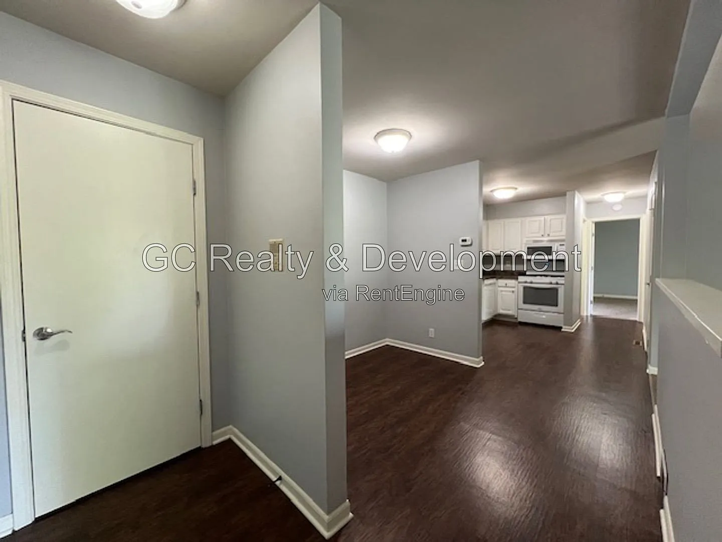 2 bed, 1.0 bath, 902 sqft, $1,750 — Photo 2