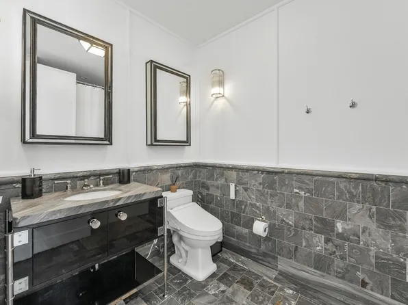 45 East 22nd Street image 18 of 28