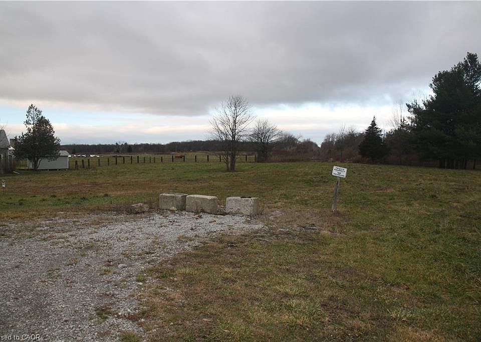 2nd image of 945 Robinson Rd