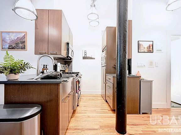 5th image of 123 Bank St APT 410