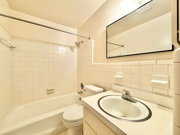 1723 E Cone Blvd #K — Photo 11