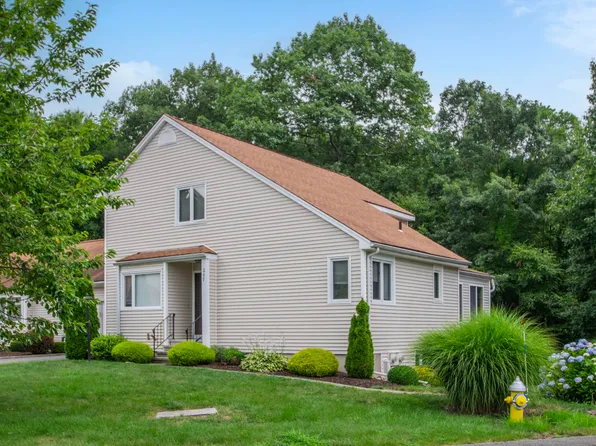 297 Aspetuck Trail #297, Shelton, CT 06484