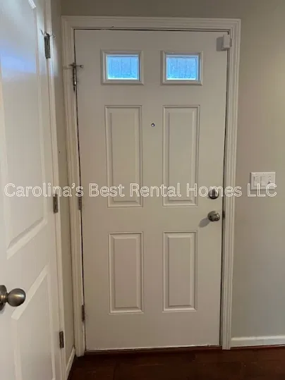 4 bed, 2.5 bath, 2026 sqft, $2,150 — Photo 3