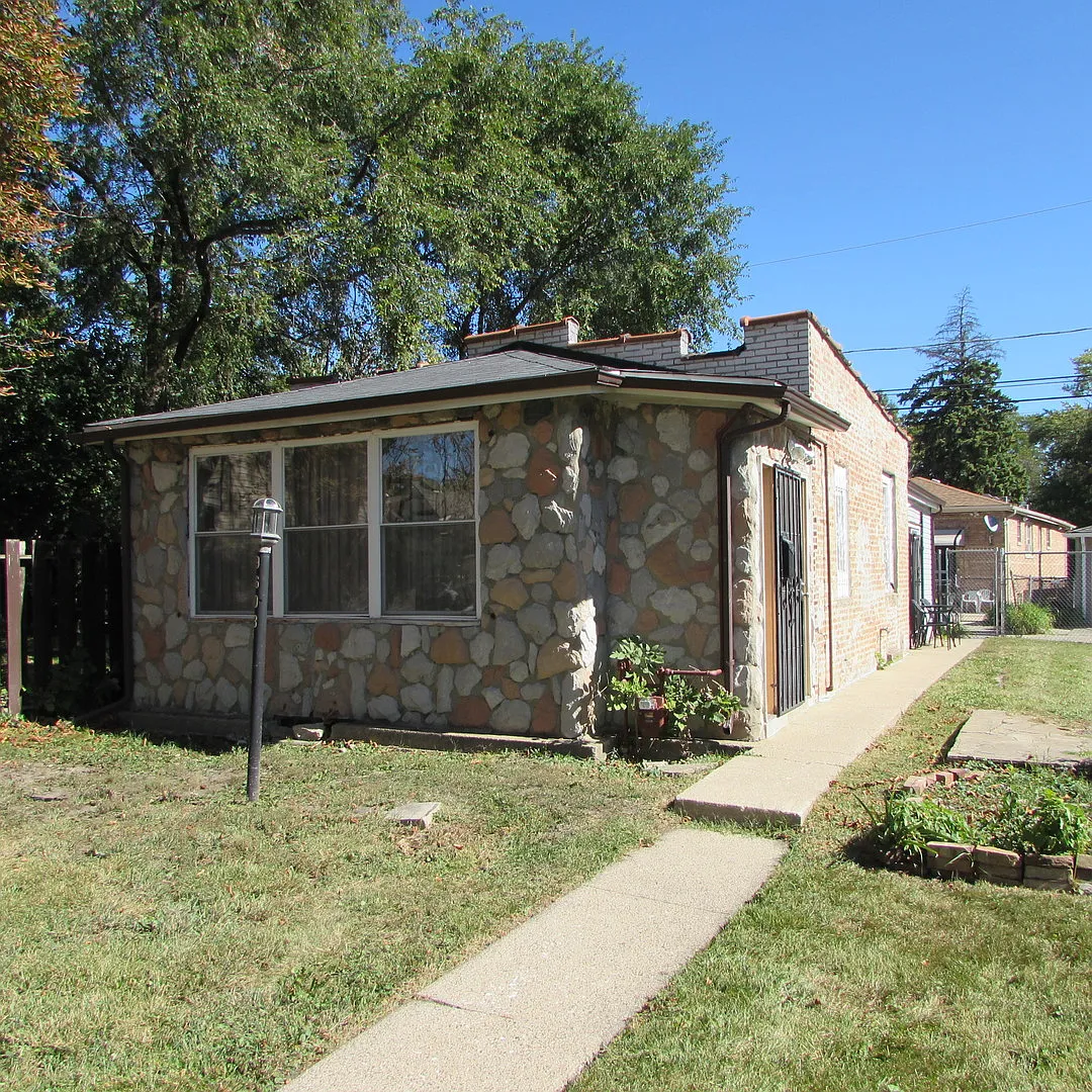 9603 S Bishop St photo 1