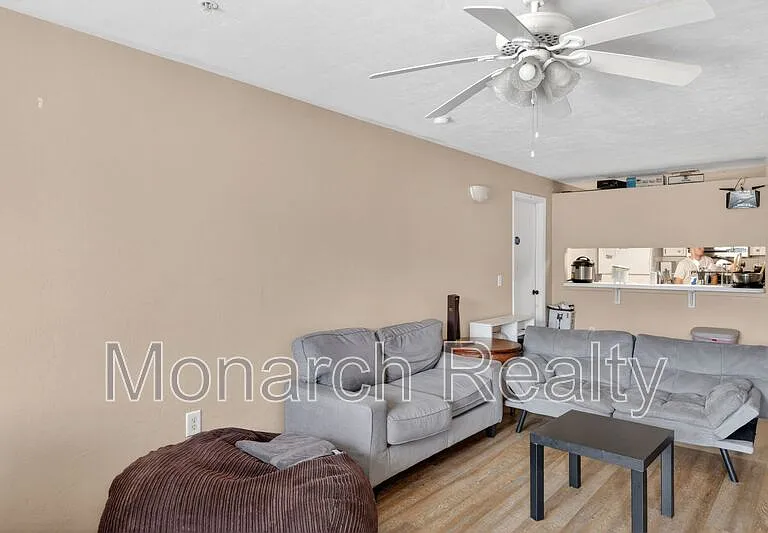 4000 SW 23rd St #3-302 — Photo 4