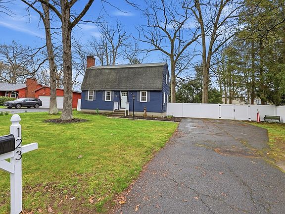 4th image of 123 Peekskill Ave