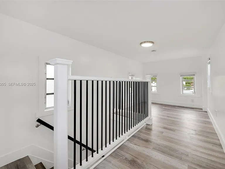 1736 SW 9th St #1738 — Photo 11