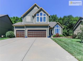 6918 Roundtree St, Shawnee, KS 66226