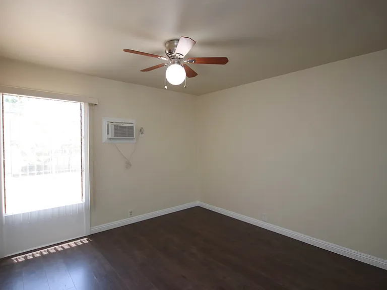 203 S Madison Ave #10 — Photo 14