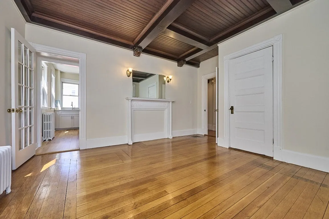 3 bed, 1960 sqft, $4,500 — Photo 3