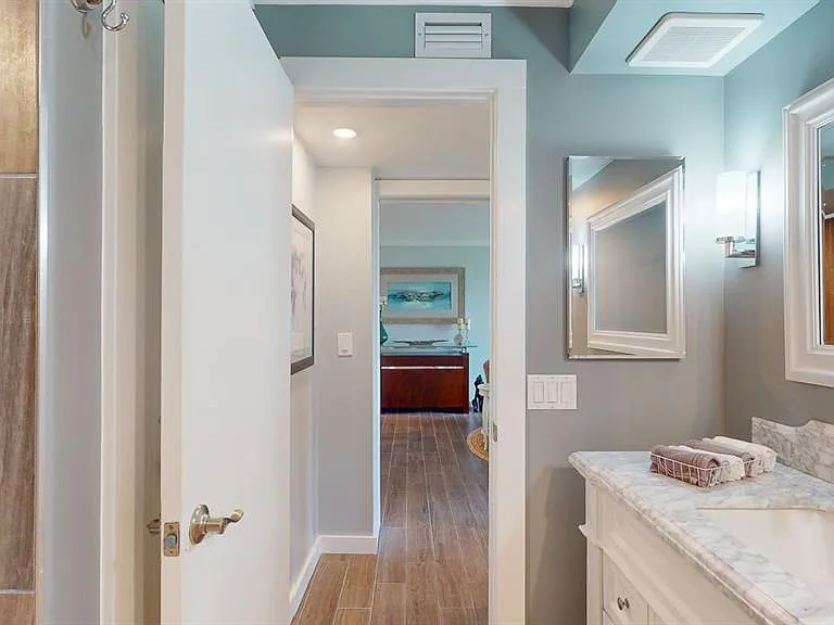 1120 N Shore Dr NE #501 — Photo 37