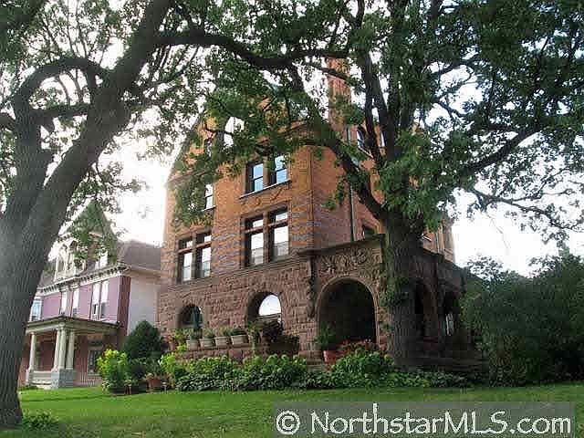 1st image of 252 Maiden Lane