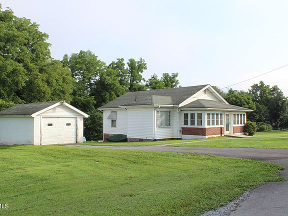 3rd image of 273 Joyce Parsons Dr