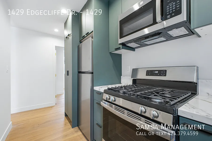 1429 Edgecliffe Dr — Photo 4