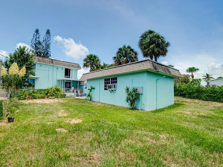 1265 NE Oceanview Cir — Photo 9