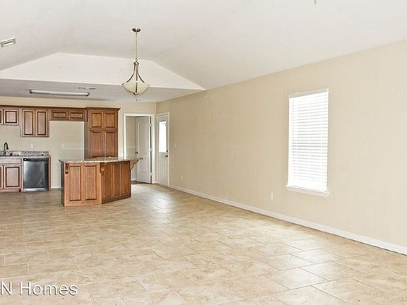2nd image of 3221 Walnut Ave