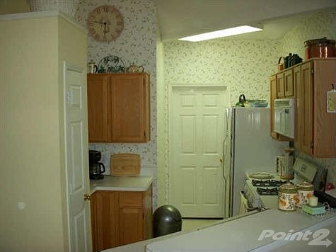 4th image of 3329 Briar Ln