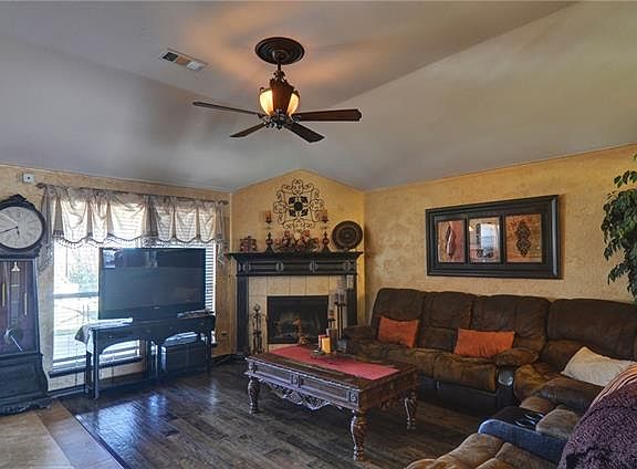 5th image of 415 Kingfisher Ln