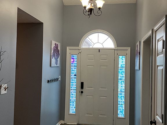 3rd image of 1640 Broad Cir